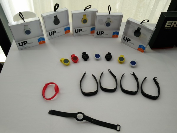 JAWBONE发布入门级产品UP MOVE和高端产品UP3-数码